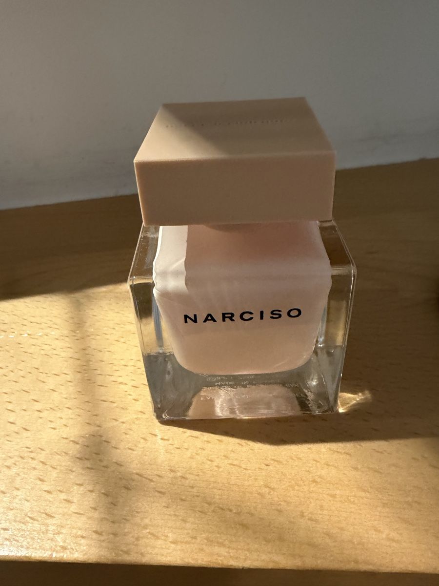 Narciso Rodriguez Parfum & Eau de Toilette: Narciso Rodriguez NARCISO Poudrée 50ml  – Gebraucht aus Kreuzlingen von icoske