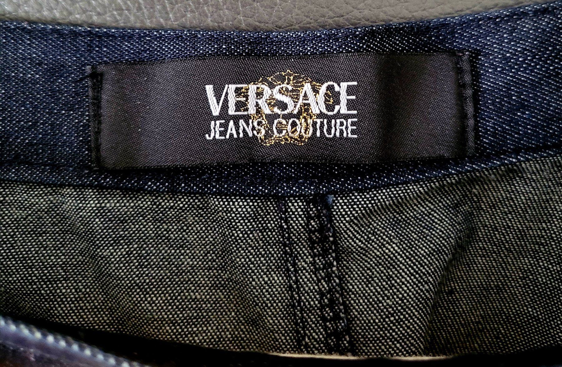 Versace Completi & Tailleur: Ensemble veste et jupe Versace Jeans Couture. – Usato da Neuchâtel venduto da wikit 5