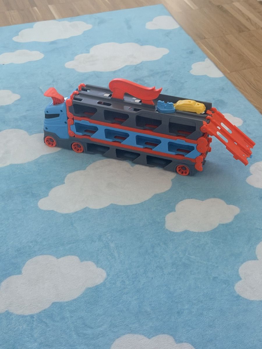 Hot Wheels Spielzeuge: Matchbox Hot Wheels Autorennbahn – Gebraucht aus St. Gallen von anoack