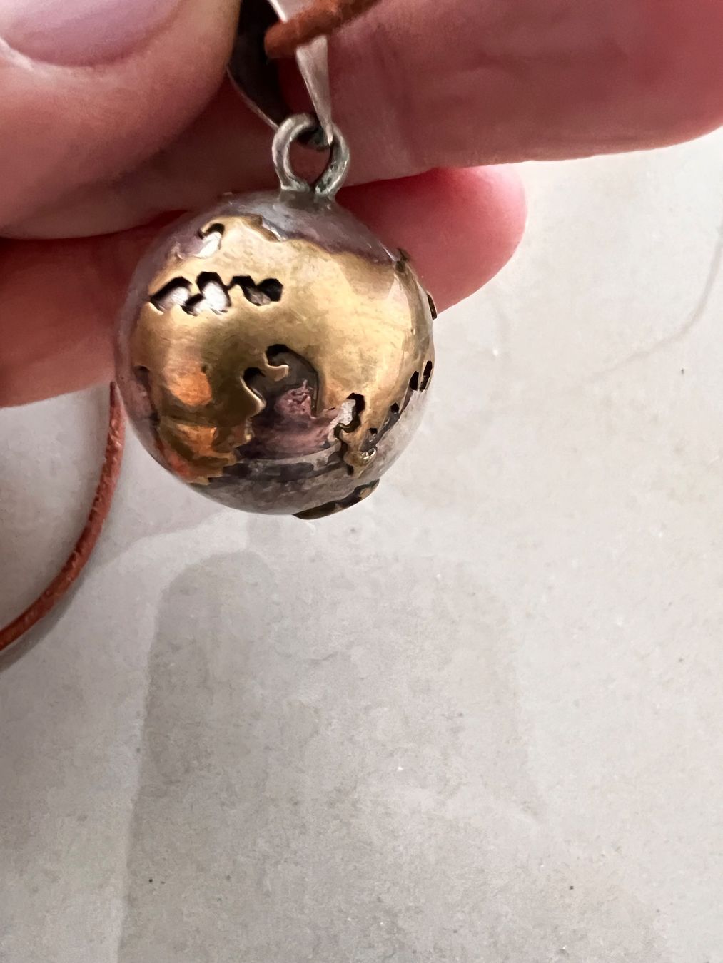 Catenine: Vintage silver chime world pendant – Usato da Lausanne venduto da NYC67 1