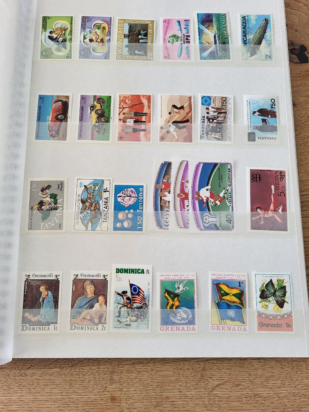 Album: Briefmarken Ringbüchlein versch. ausländische Marken – Usato da Sargans venduto da Macla4 4