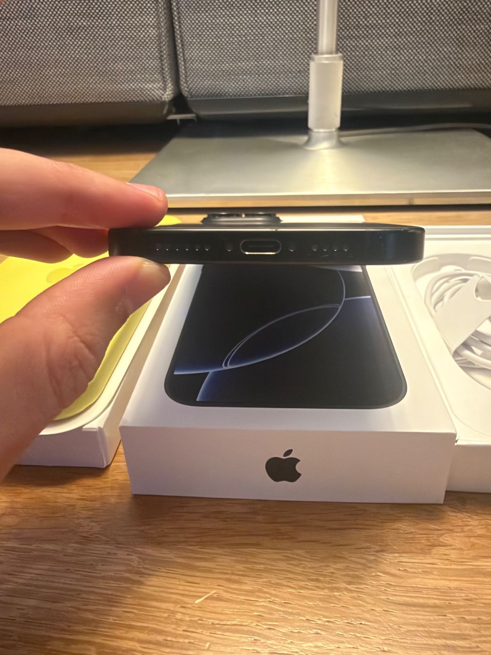 Apple Handys / Smartphones: Apple iPhone 16 Pro Max 256gb Black Titanium – Neu (gemäss Beschreibung) aus St. Gallen von ka_mo 2