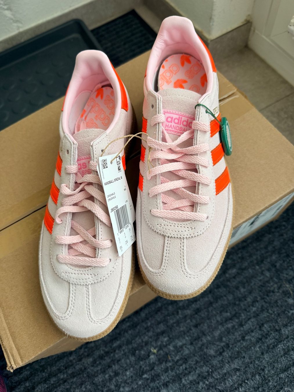 Adidas Scarpe da donna: Adidas Schuhe – Usato da Wattwil venduto da 19Pamela81