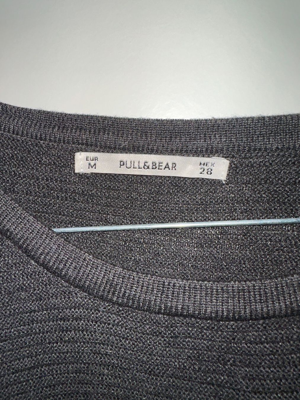 Pullover & Sweatshirts: Pull&Bear Pull Gris Femme T. M Automne/Hiver – Gebraucht aus Vevey von lua_vb2w 1