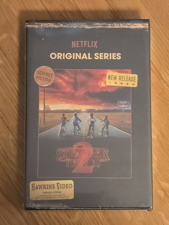 Stranger Things Season 2 (Blu-Ray + DVD) Exclusive VHS Retro (Neu und ...