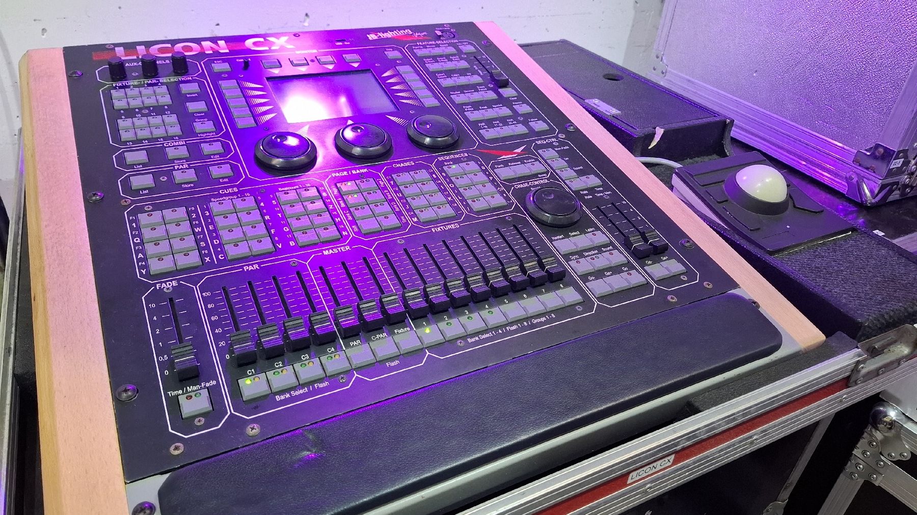 Sistema di controllo: JB-Lighting Licon CX Lichtmischpult mit Case und Anleitung – Usato da Watt venduto da Gubrist 1