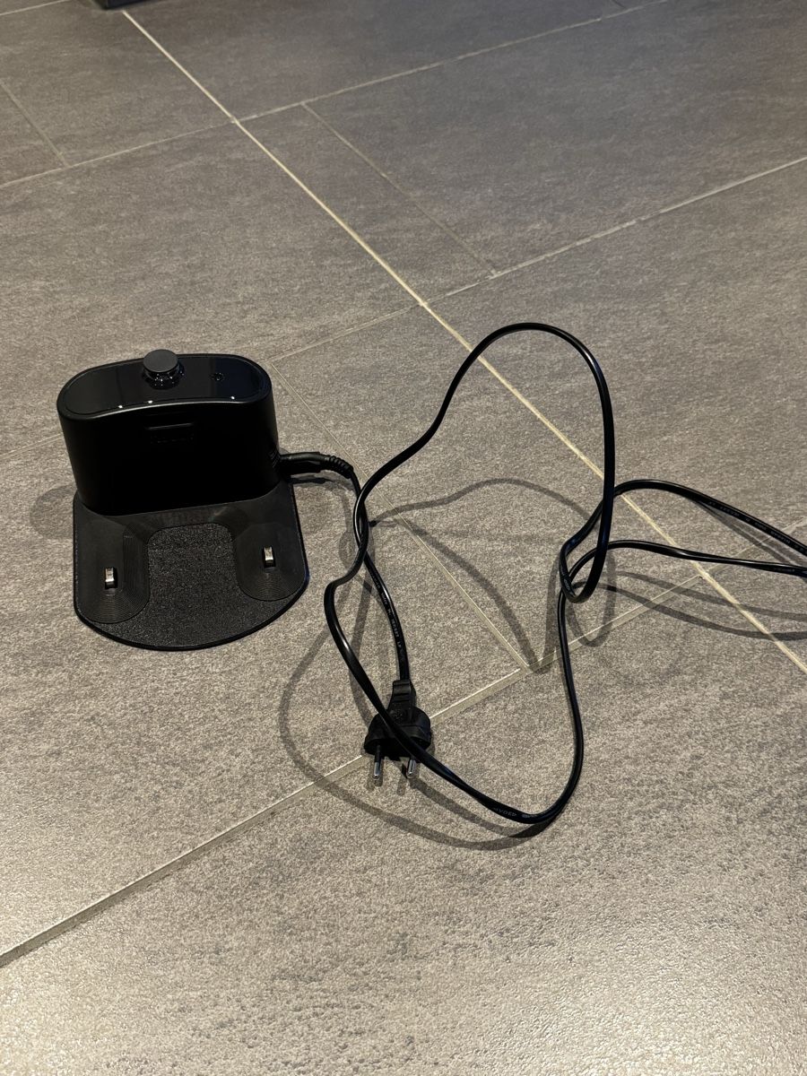 Irobot Staubsauger & Zubehör: iRobot Roomba Ladestation mit Netzteil – Gebraucht aus Scherz von spike22.5