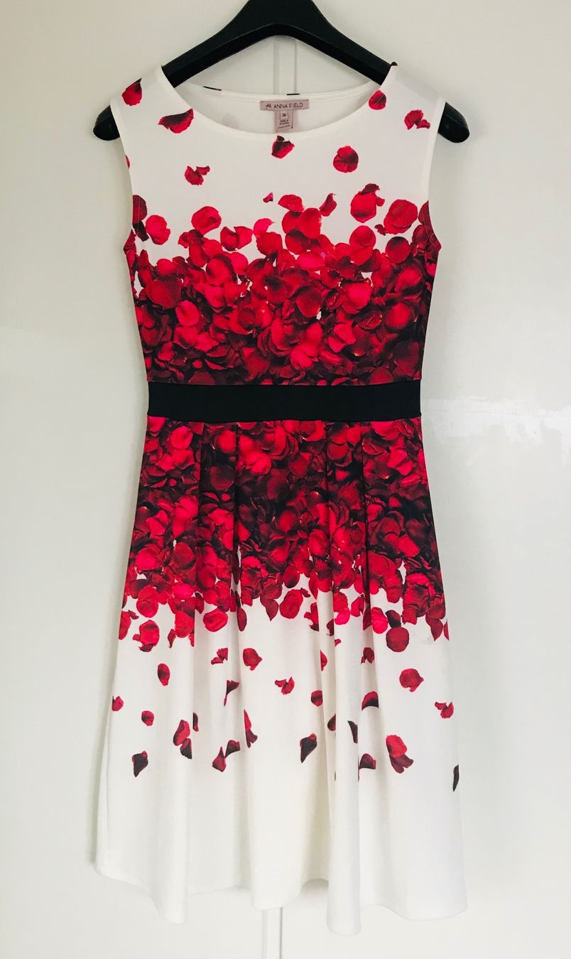 Anna Field Vestiti: Sommerliches Kleid mit Rosenmuster – Nuovo (secondo la descrizione) da Zürich venduto da KEEPINSPIRED