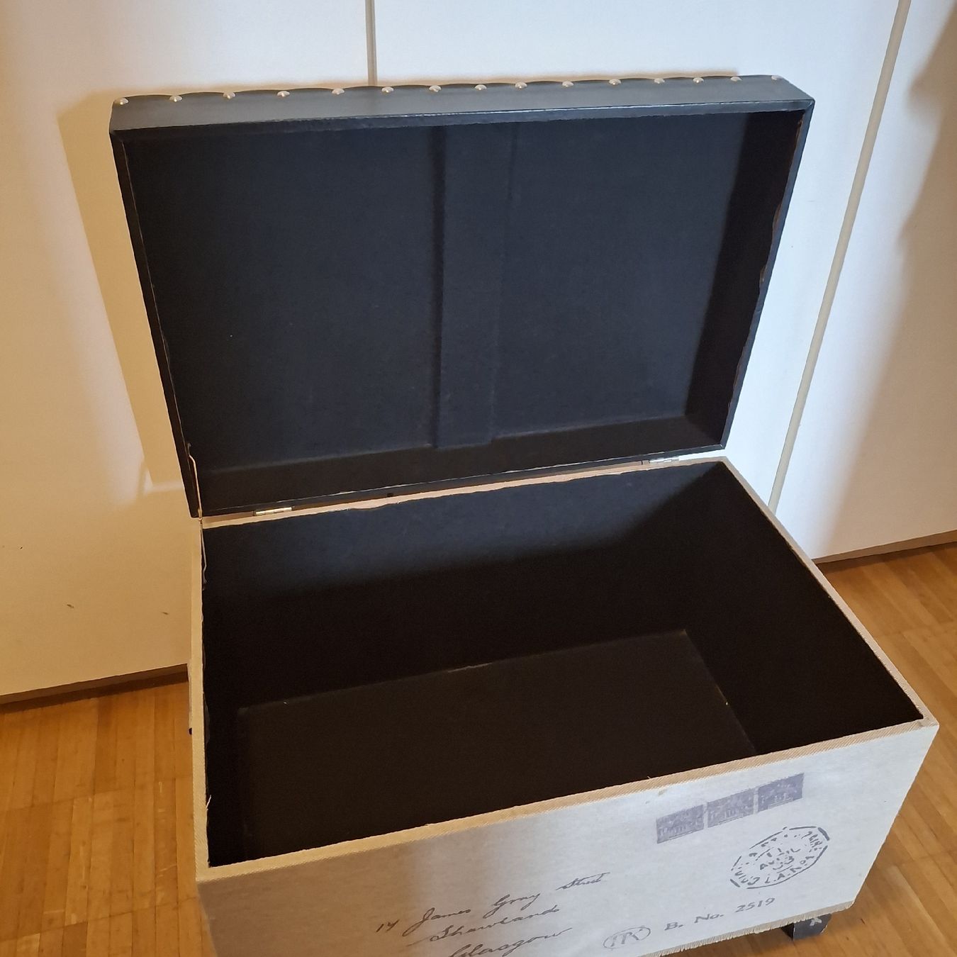 Cassapanche: Grosse Holztruhe/Sitztruhe  – Usato da Luzern venduto da GoSecond 1