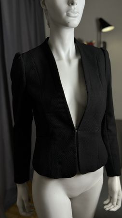 Schwarze Strukturjacke von H&M – Größe 38 – Schicker Frühlin