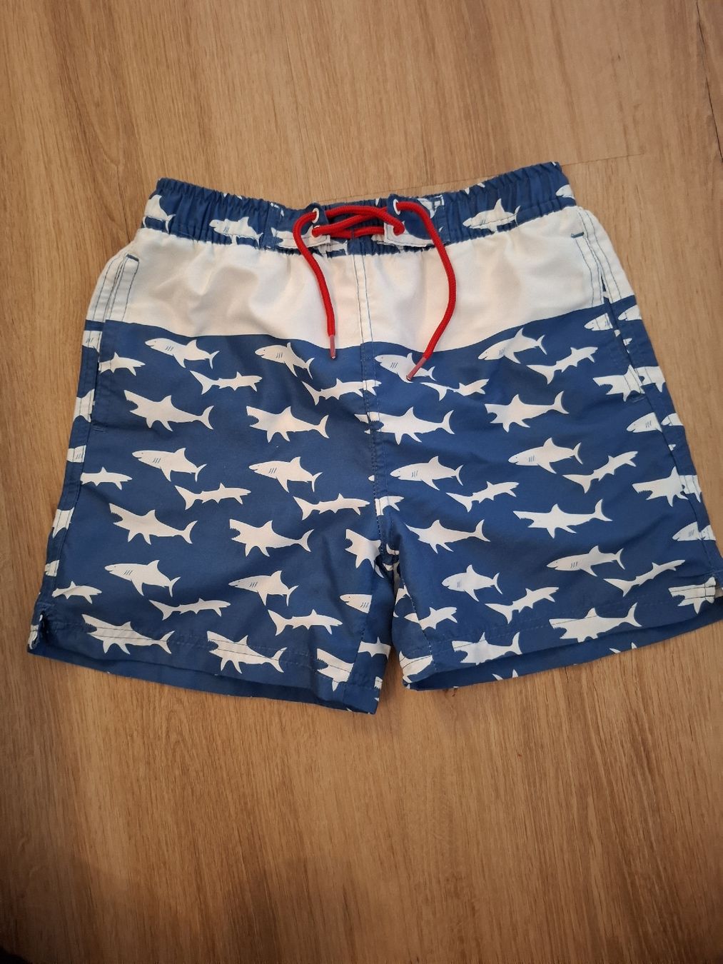 Costumi da bagno: Badehose mit Hai-Muster, Grösse 128 – Usato da Muri AG venduto da ClaudiaK91
