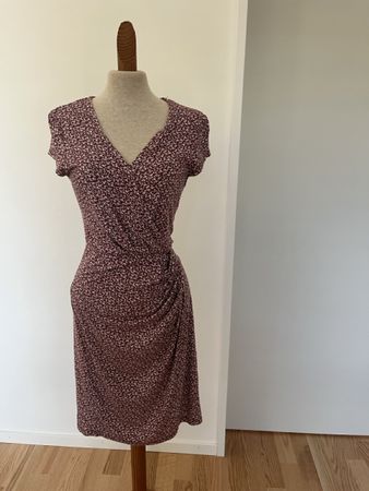 Damen Kleid geblümt Grösse 34 von C&A