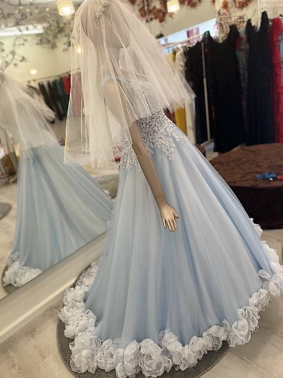 Vestiti: Elegantes Brautkleid  – Usato da Baden venduto da mih_kn89