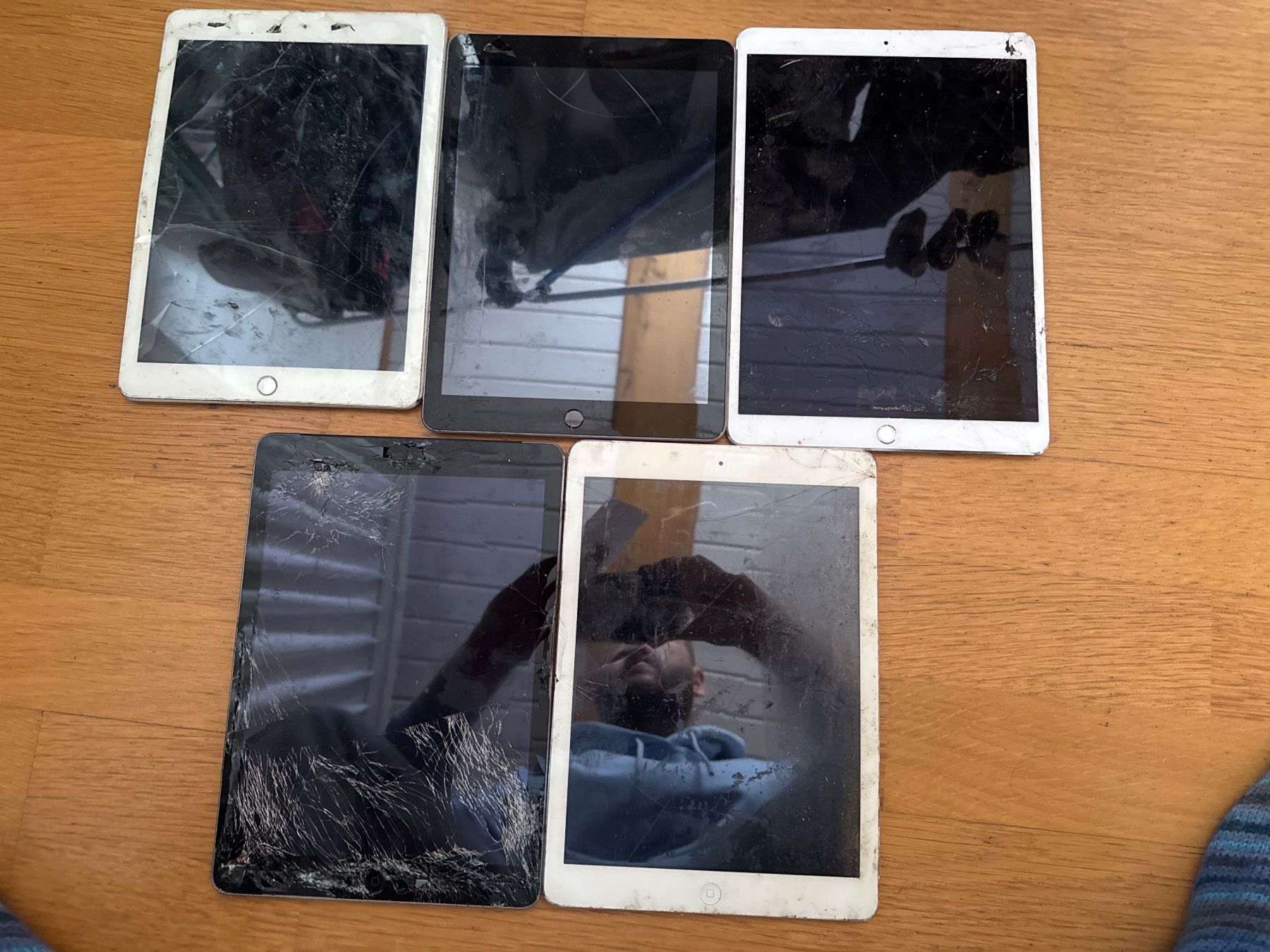 Apple Tablet PC: 5 Stk Ipad (Bundle / Lot) ungeprüft – Defekt aus Olten von HoYa01 1