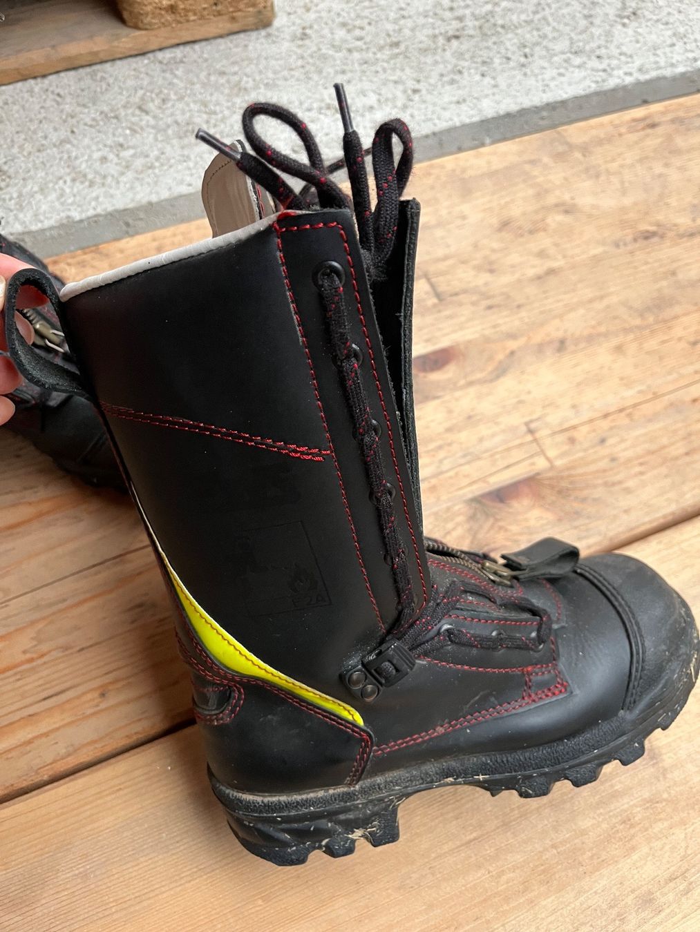 Scarpe da uomo: Feuerwehr Stiefel – Usato da Stein AG venduto da Steve84 3