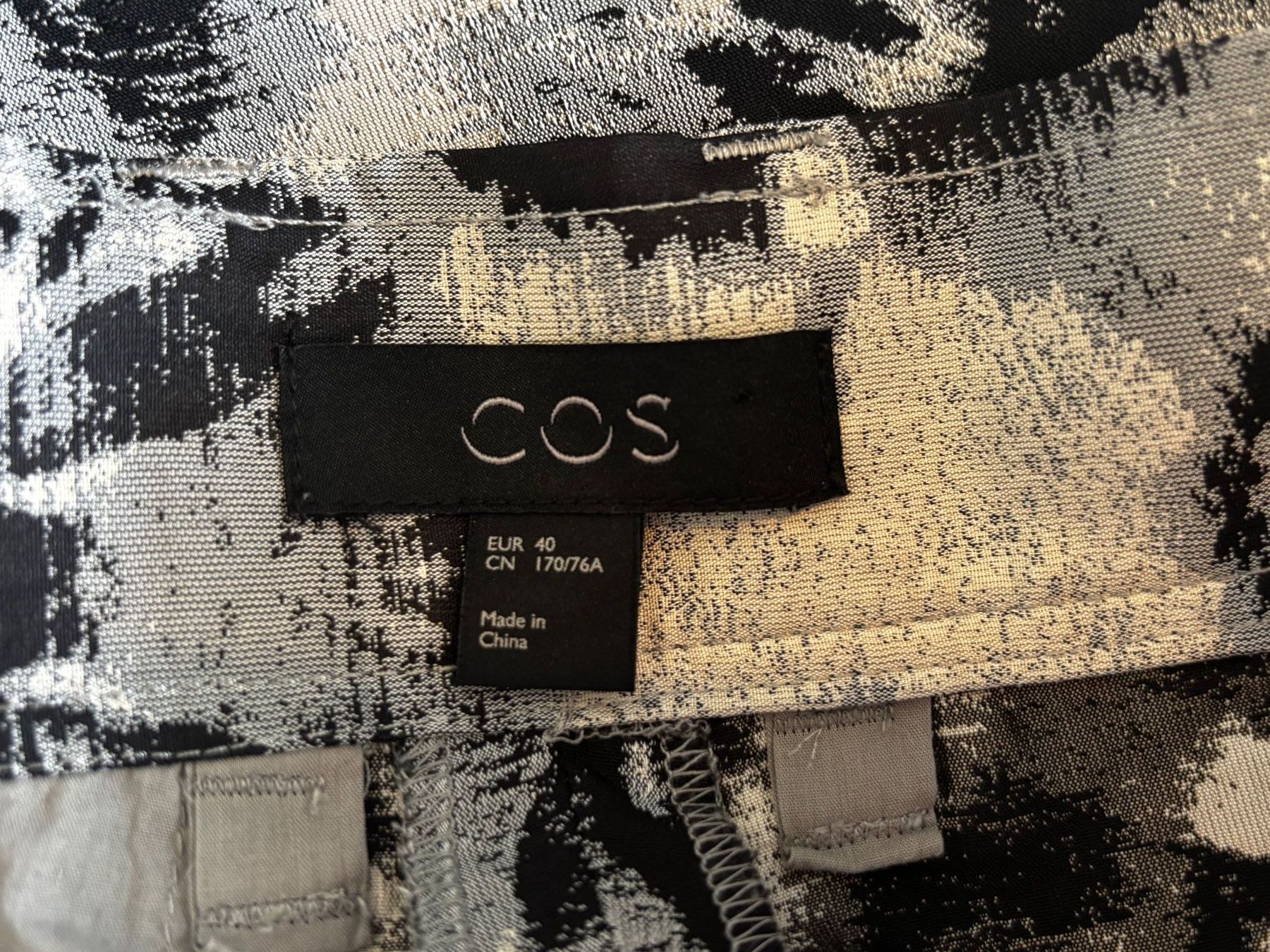Cos Pantaloni: COS gemusterte Hose mit weitem Bein Gr. 40 – Usato da Zürich venduto da missmodernage 5