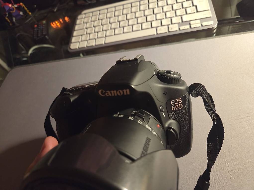 Canon Kamera: Canon EOS 60D mit Tamron 28-200mm Objektiv / Ladegerät – Gebraucht aus Illnau von Spartan226