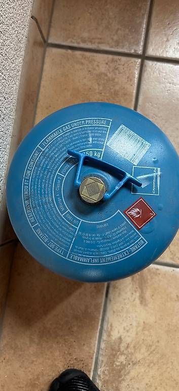 Campingaz Gas-Geräte & -Technik: Butan Camping Gasflasche – Gebraucht aus Salvenach von Haeseli59 1