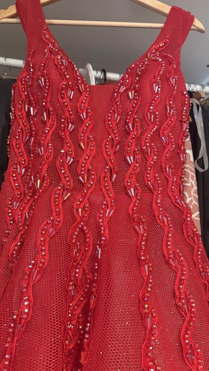 Kleider: Wunderschönes Rotes Abendkleid / Ballkleid – Gebraucht aus Sennhof Winterthur von bibo11 1