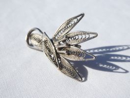 Elegante Vintage Brosche mit filigranem Design,  60er Jahre