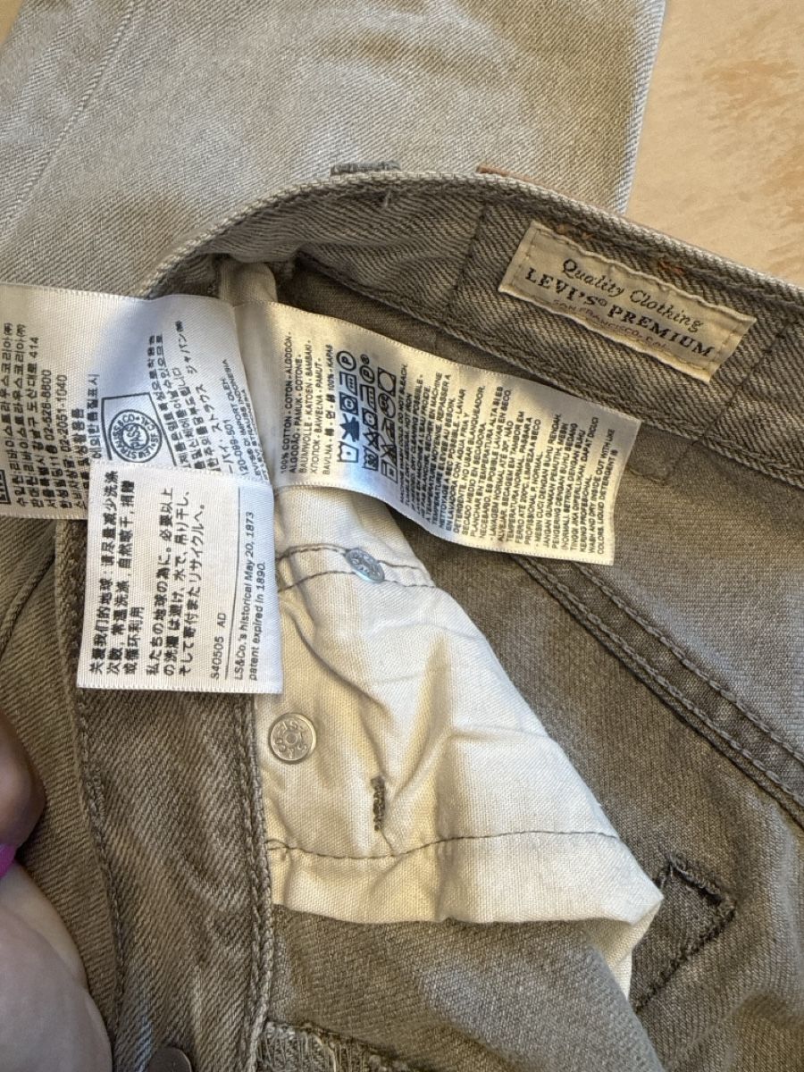 Levi's Jeans: Graue Levi's 501 Jeans Gr. W24/L30 – Gebraucht aus Embrach von shila_03 2