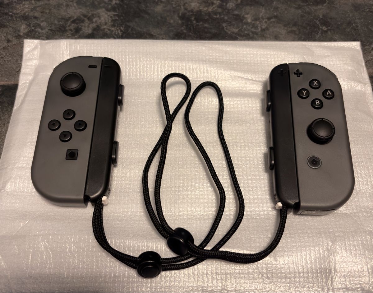 Nintendo Consoles: Nintendo Switch Mario Blau & Rot Edition – D'occasion à Mettmenstetten par stompn77 4