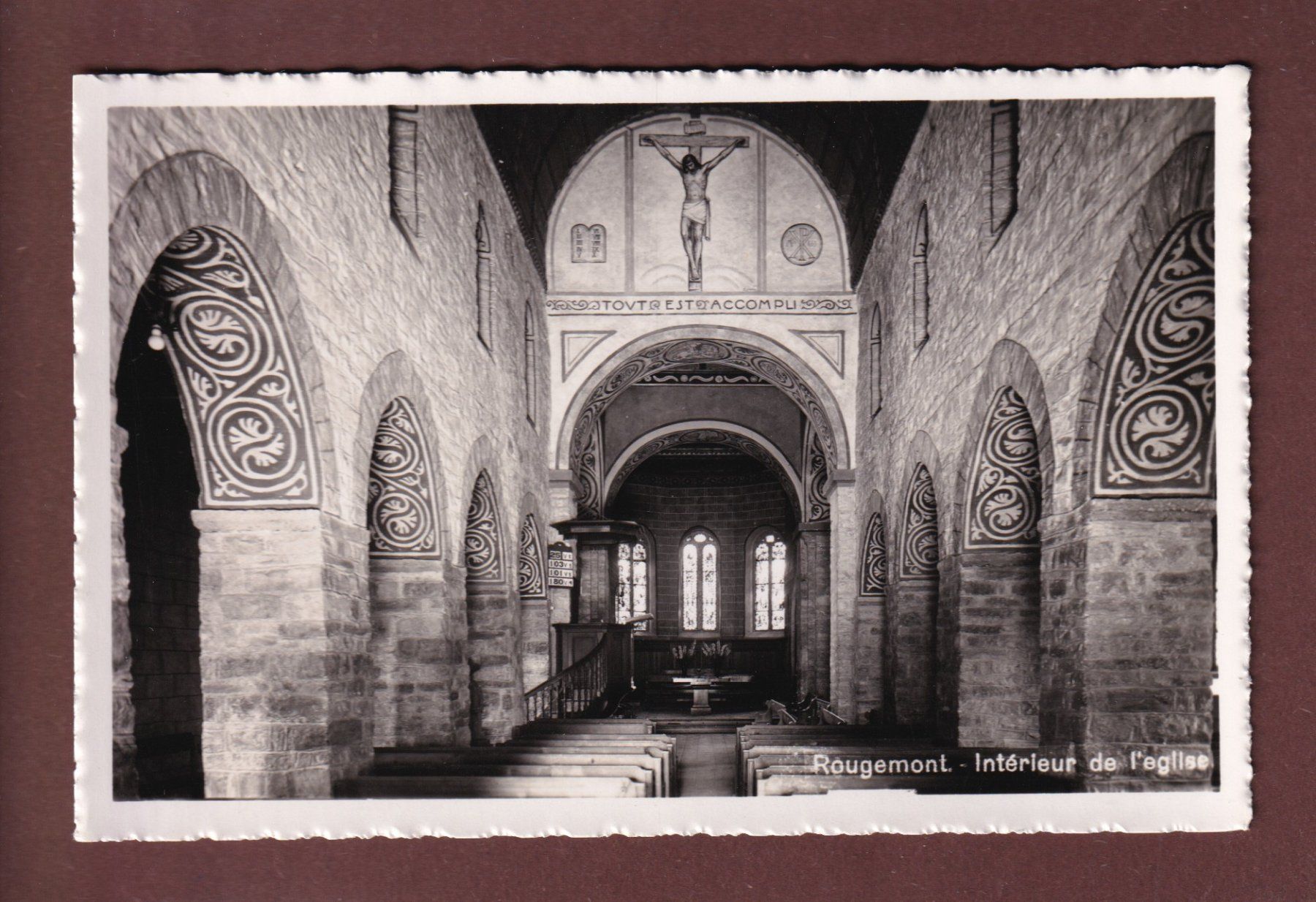 Cartoline postali: ROUGEMONT - Intérieur de l'Eglise – Usato da Pully venduto da nicecards