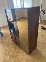 Vitrine design haut de gamme en MDF avec verre fumé
