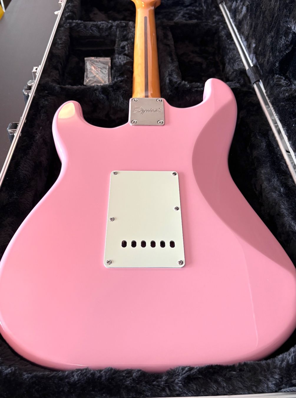 Squier Strumenti musicali: Squier Stratocaster Classic Vibe 60s - Shell Pink – Usato da Luzern venduto da MusikElektronikShop 6