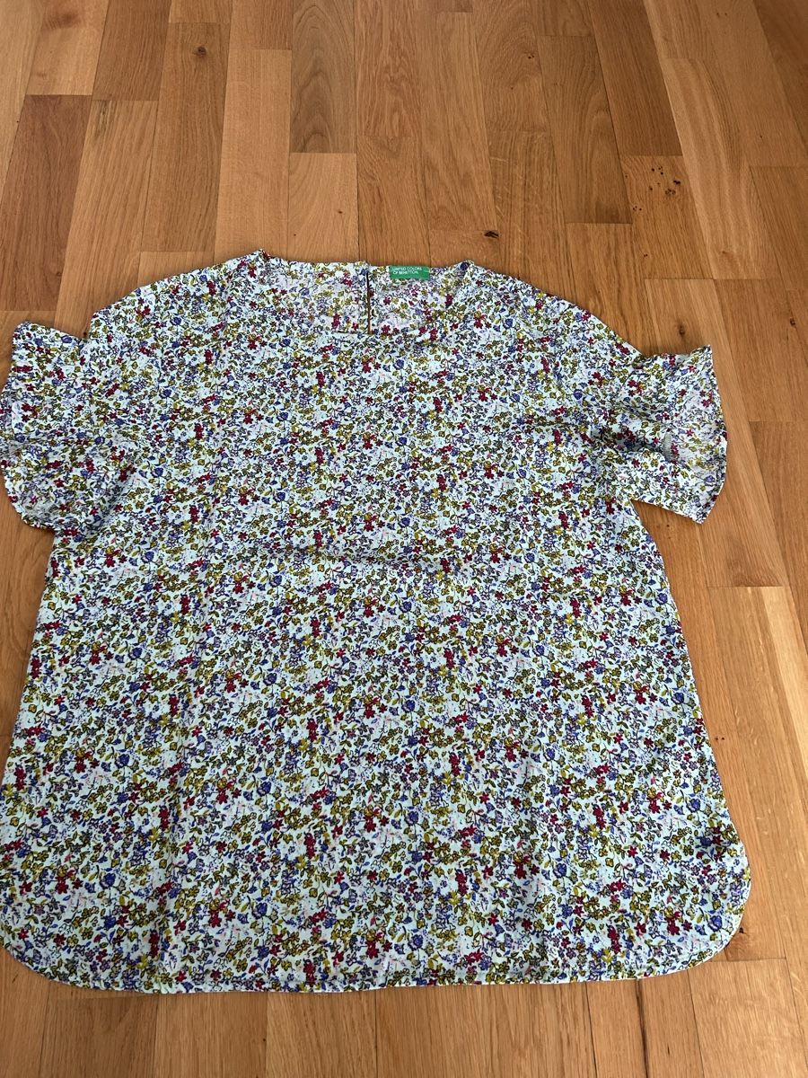 Chemisiers: Kurzarm Bluse von Benetton Gr M – D'occasion à Dübendorf par Ecacace