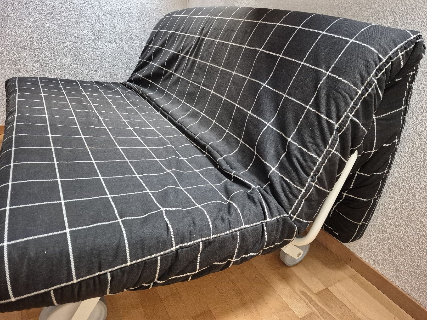 Divani: Schlafsofa schwarz weiss kariert – Usato da Niederweningen venduto da sternchen2809 3