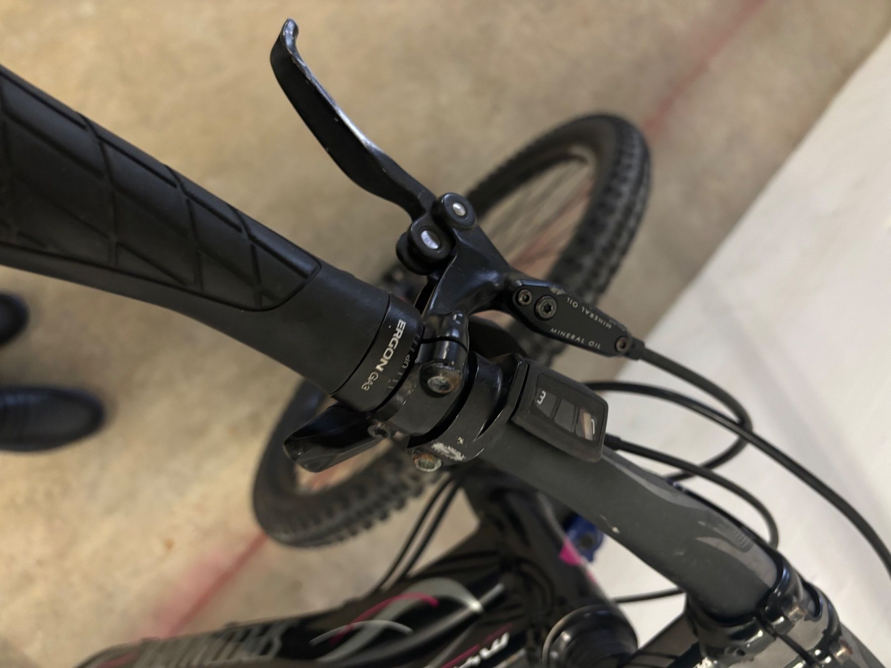 Specialized Velos: Specialized Fully Mountainbike – Gebraucht aus Kriens von Tannerb3 4
