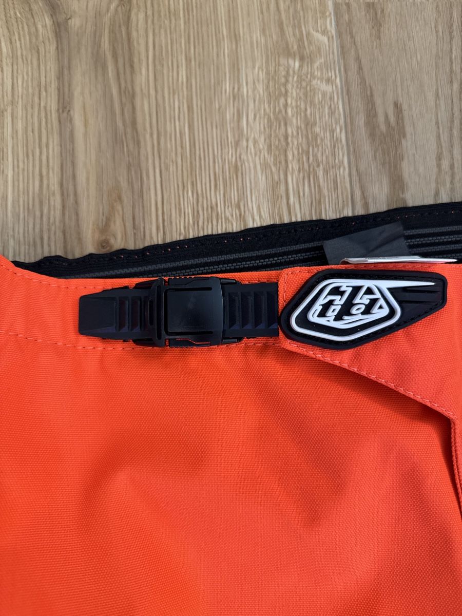 Troy Lee Hosen: Troy Lee Designs Moto Shorts Gr. 36 – Gebraucht aus Grächen von Range725 5