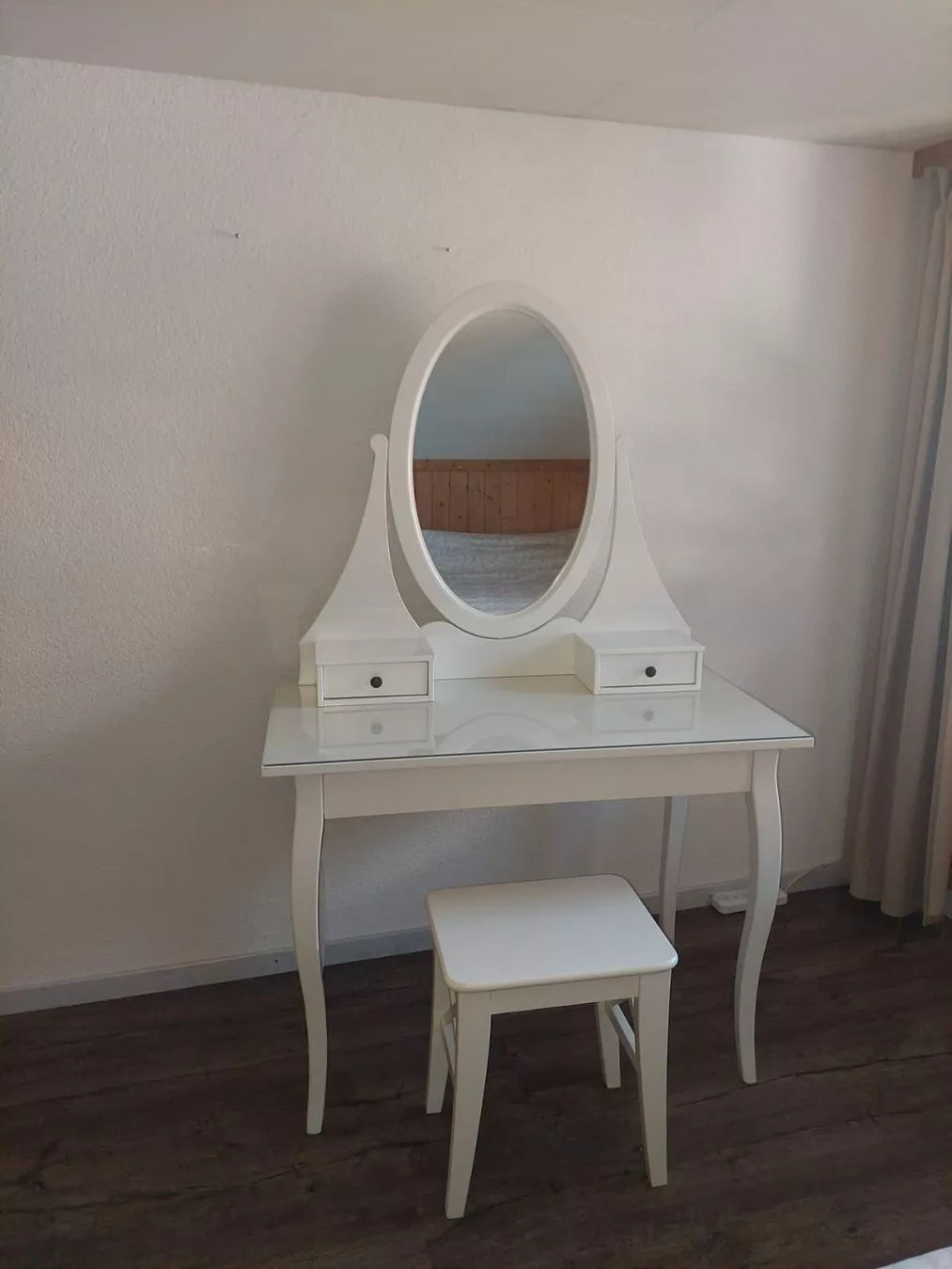 Ikea Tavoli da trucco: Frisiertisch mit Hocker – Usato da Unterschächen venduto da wekalali