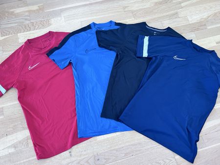 4 Sportshirts – 3x Nike + 1x YourTurn Active – Gr. M