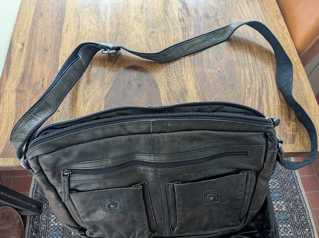 Valigie & Borse: Aktentasche/Laptoptasche aus Leder – Nuovo e nell'imballaggio originale da Zürich venduto da Gzus 1