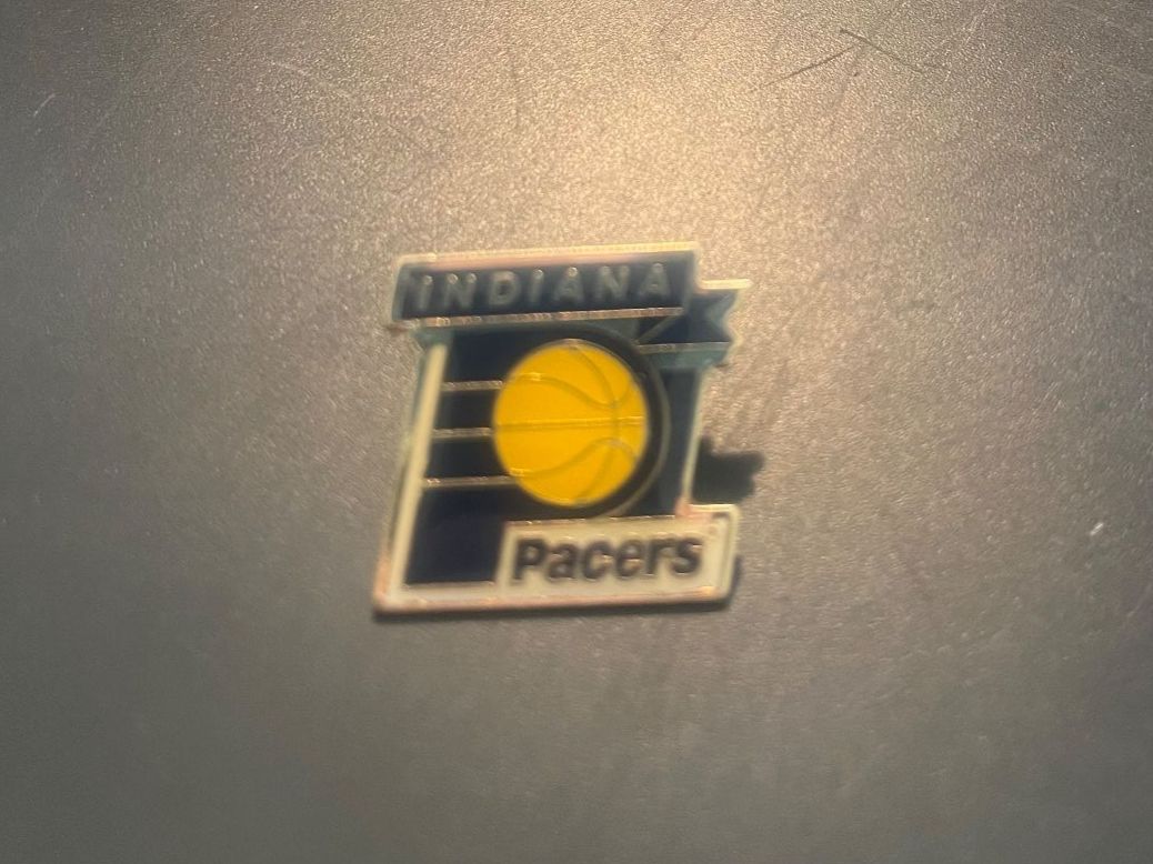 Placchette & Badge: *Indiana Pacers Pin* – Usato da Seuzach venduto da Black_sheep