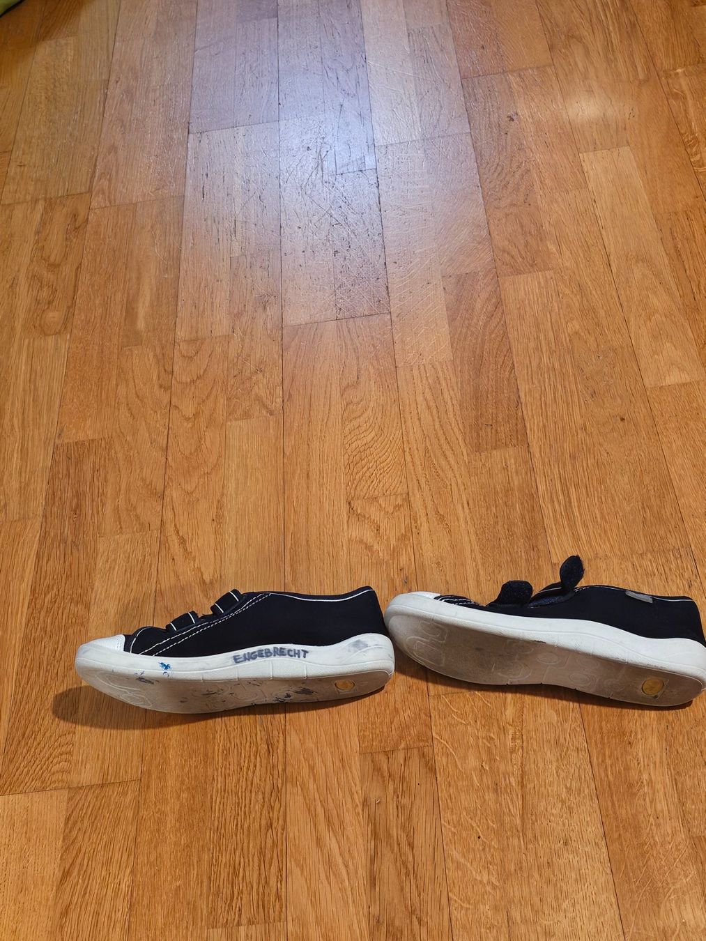 Scarpe per ragazzi: Stoffschuhe gr 37 – Usato da Birmensdorf ZH venduto da eva_9hvs 2