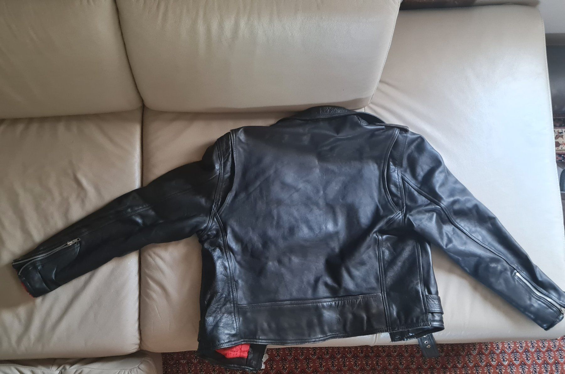 Giacche: Lederjacke schwarz , Grösse S – Usato da Coeuve venduto da Nelly2 4
