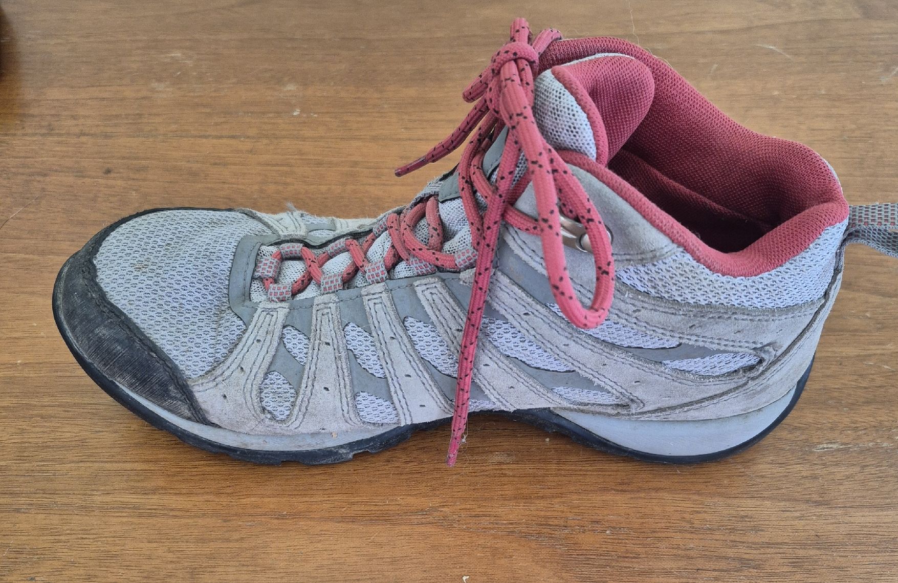 Columbia Scarpe da donna: Columbia Wanderschuhe, Grösse 40 – Usato da Schmitten FR venduto da KaDa81