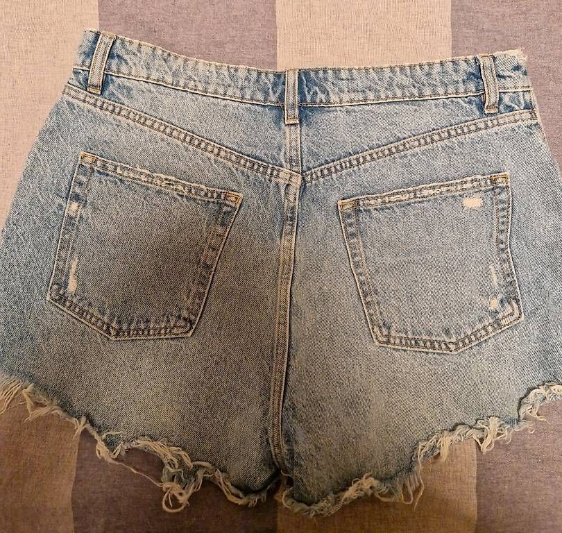 Zara Jeans: Jeans Shorts 42Gr – D'occasion à Luzern par maji87 1