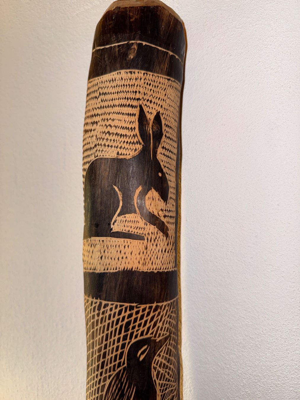 Strumenti musicali: Didgeridoo mit handgeschnitzten australischen Tiermotiven – Usato da Gunten venduto da molinax 1