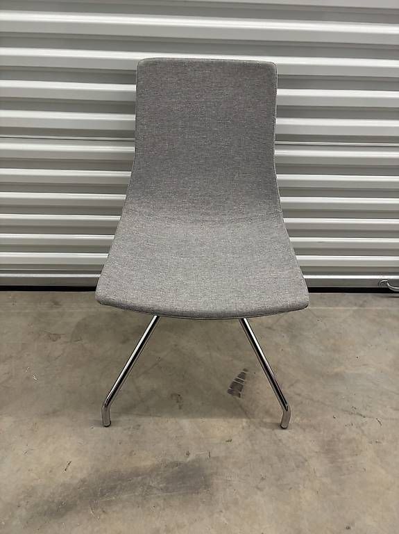 Stühle: Chaise – Gebraucht aus Renan BE von laureR