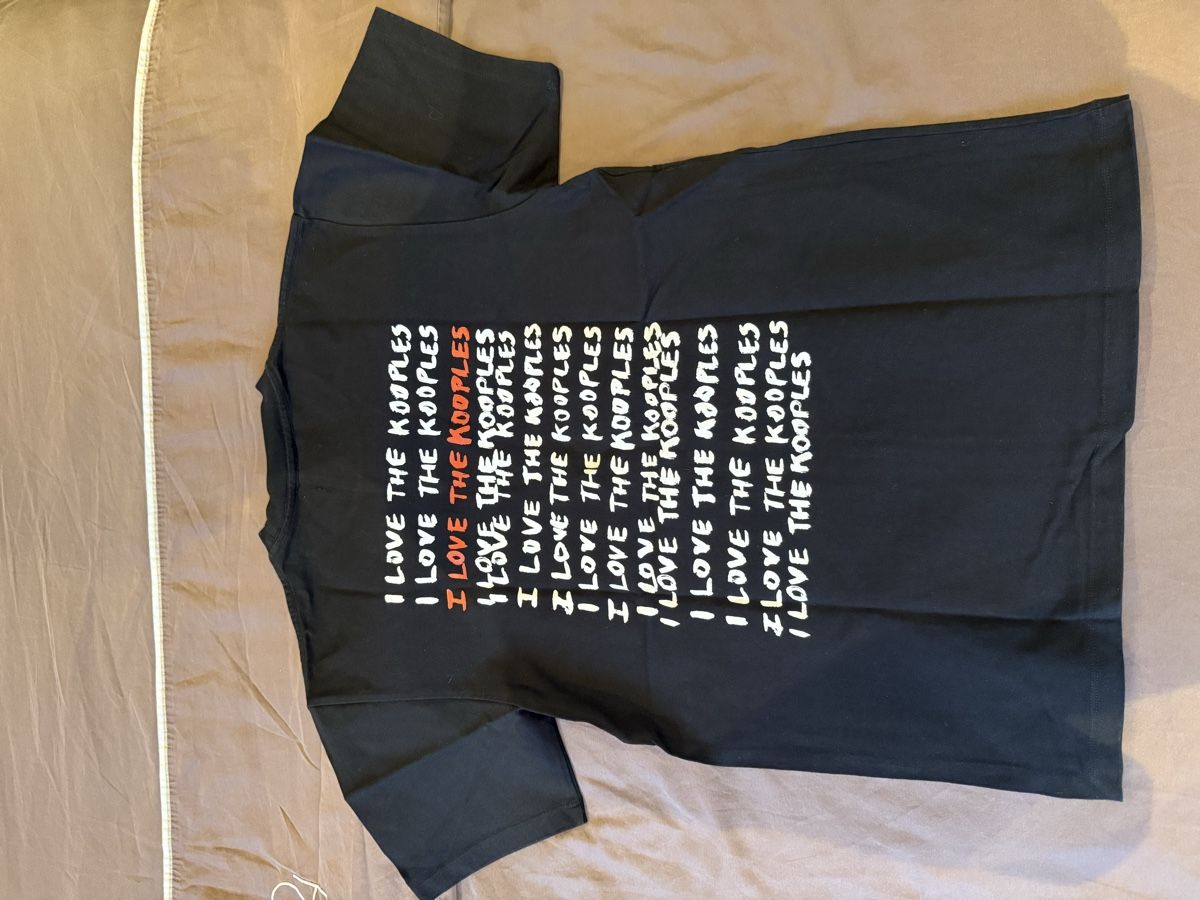 Kooples T-shirt: T-shirt The Kooples – Usato da Vésenaz venduto da lia_9ljt 1