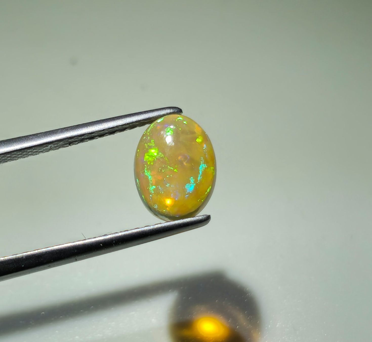 Pierres précieuses: Opal mit Schönem  Ovalem Schliff 1.20ct – Neuf (Voir description) à Schaffhausen par SahinGems 4