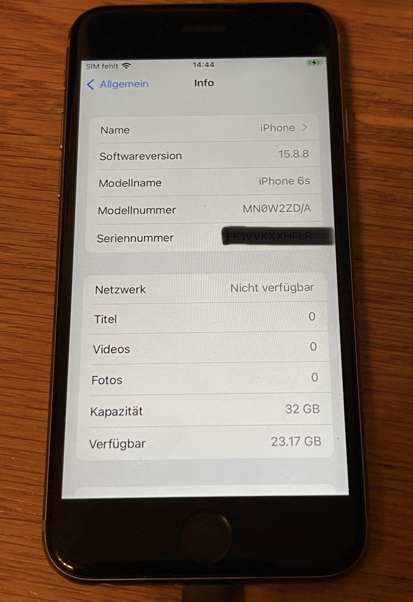 Apple Handys / Smartphones: iPhone 6s mit Hülle  – Gebraucht aus Zürich von Pitschi17 2