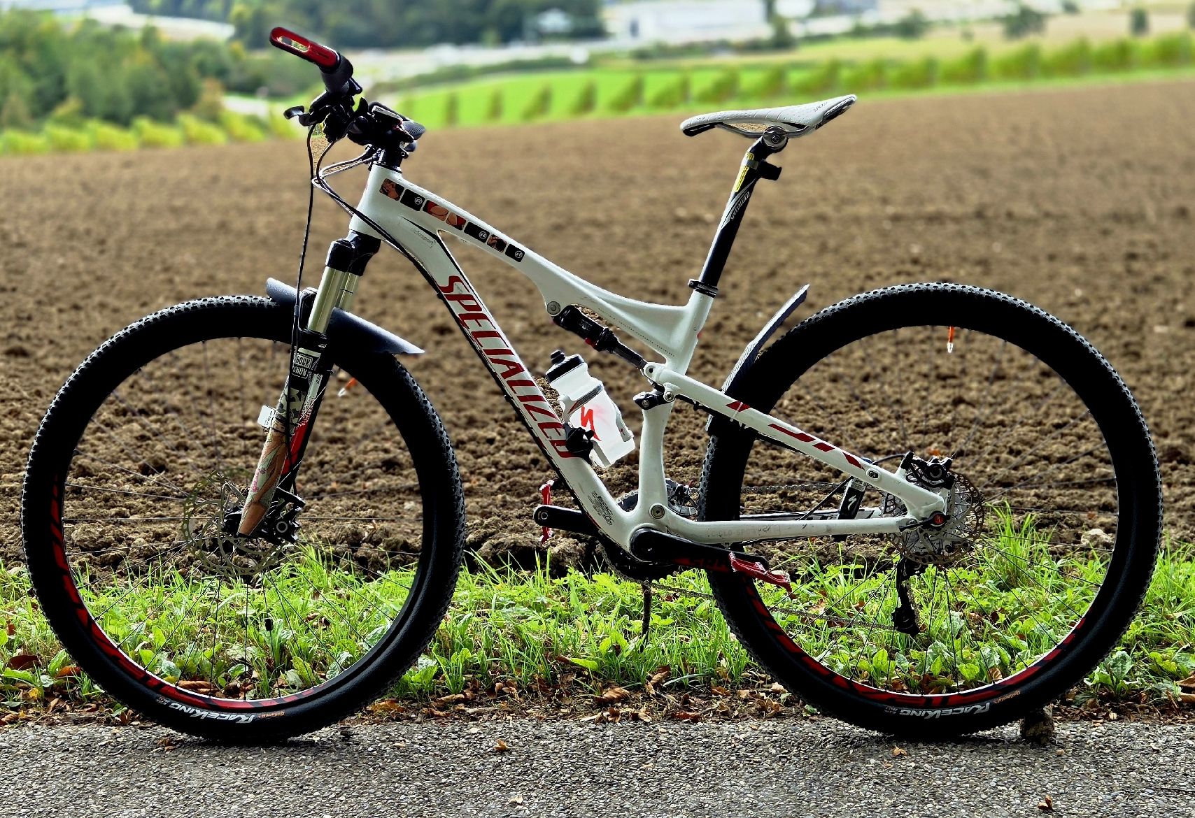 Specialized Vélos: MTB Fully Specialized Epic Expert Carbon 29 – D'occasion à Winterthur par TheMatrixHasYou 1