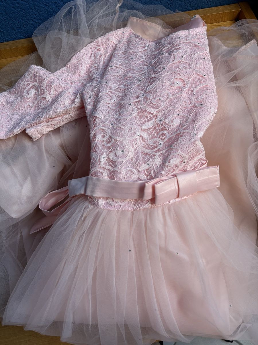 Vestiti & Gonne: Robe pour mariage 10 ans - 140cm – Usato da Founex venduto da ari_2gt7 9