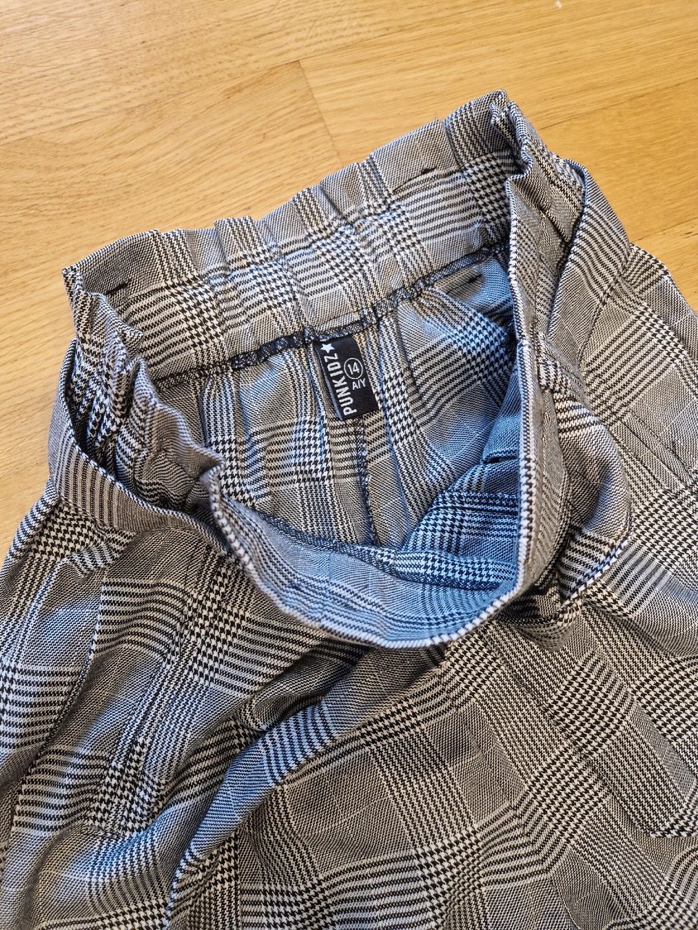 Pantaloni: Shorts à carreaux taille 14 ans – Usato da Penthaz venduto da Sosotroc 1
