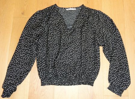 Top noir à pois
